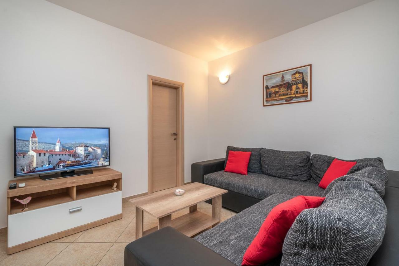 Apartments Ivan Trogir Exterior foto