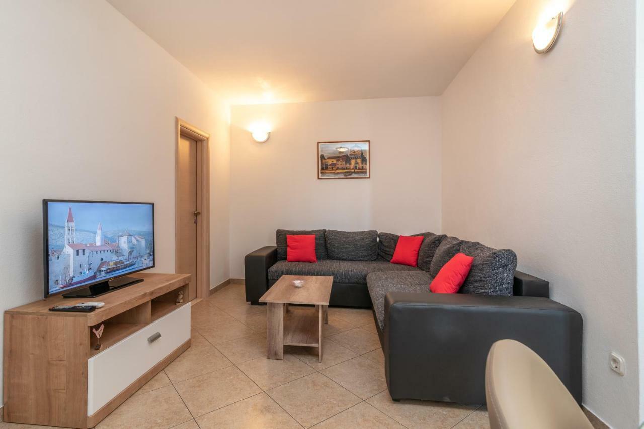 Apartments Ivan Trogir Exterior foto